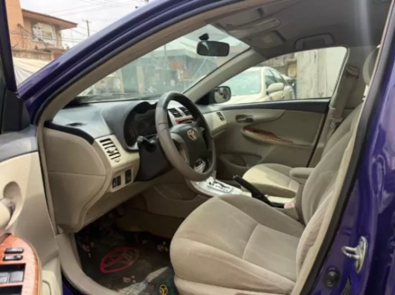 Toyota Corolla   - 2010