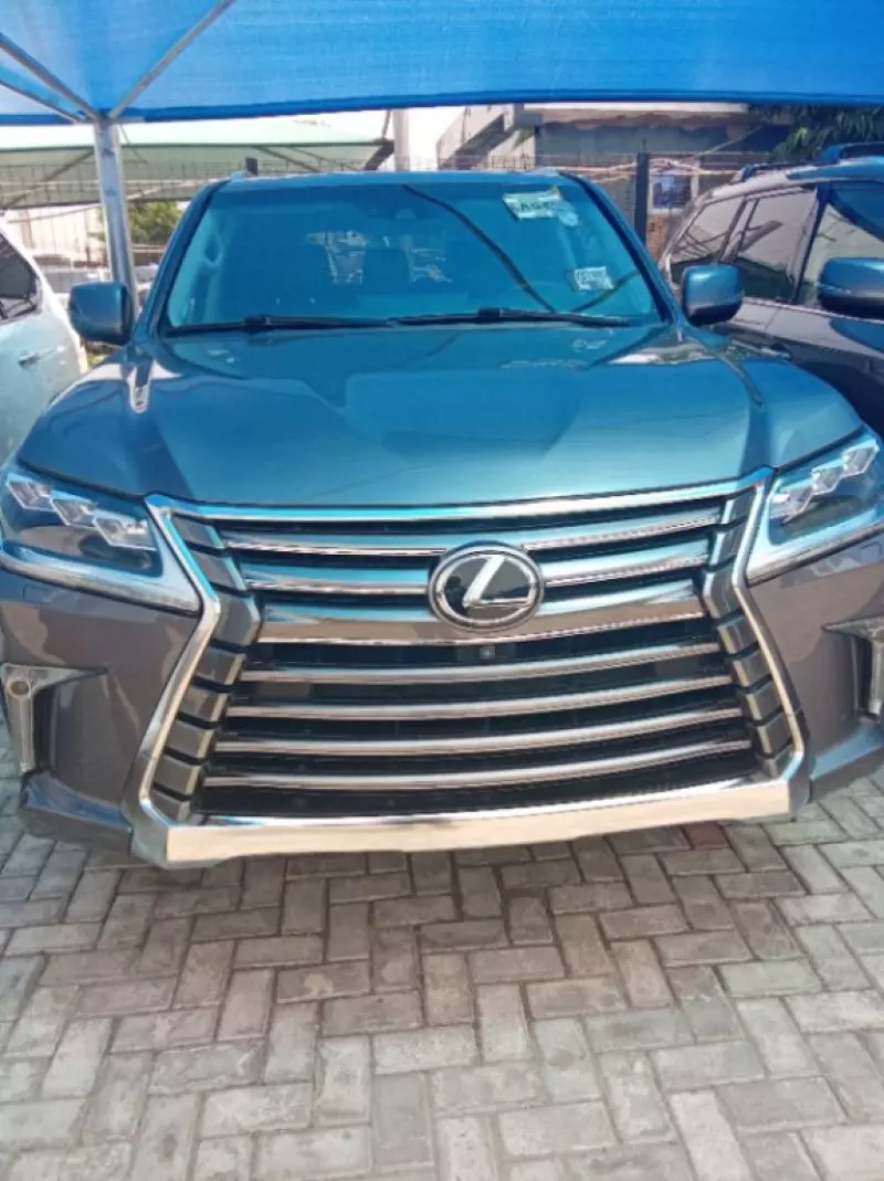 Lexus LX 570
