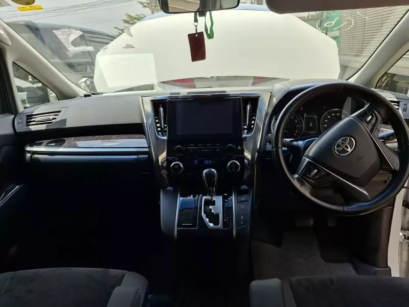 Toyota Alphard   - 2020
