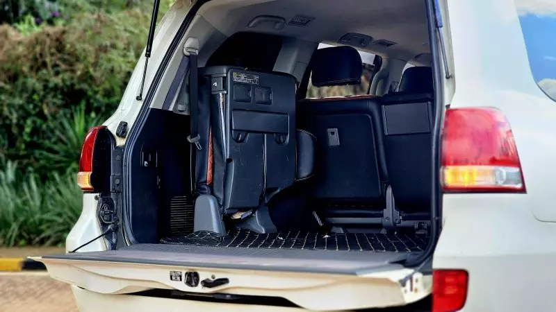 Toyota Landcruiser  V8   - 2009