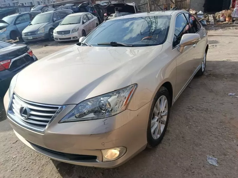 Lexus ES 350   - 2011