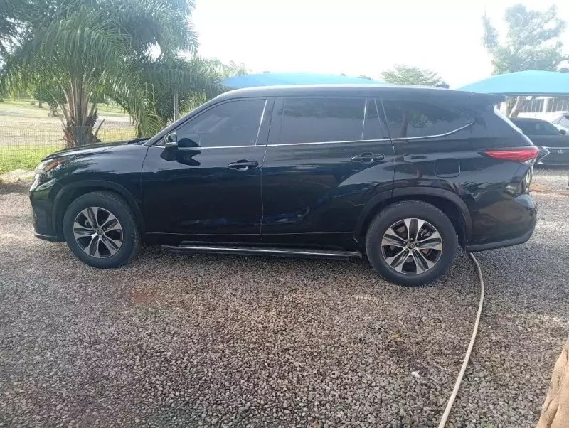 Toyota Highlander   - 2022