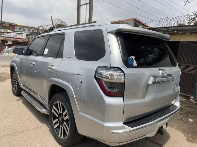 Toyota 4-Runner   - 2014