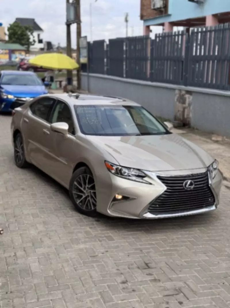 Lexus ES 350   - 2016