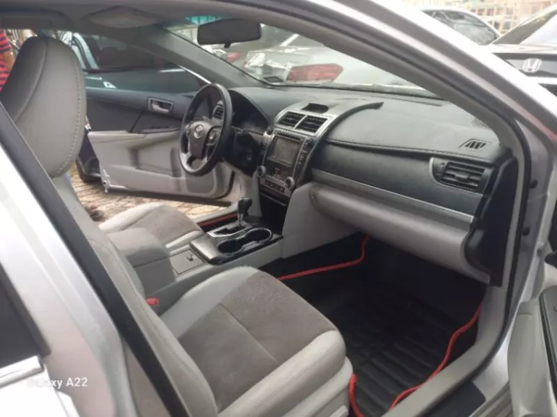 Toyota Camry   - 2014