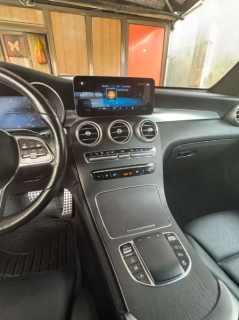 Mercedes-Benz GLC 300   - 2021