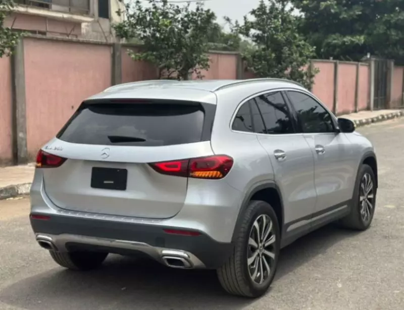 Mercedes-Benz GLA-Class   - 2021