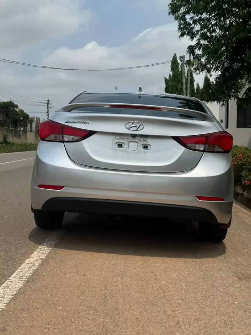 Hyundai Elantra   - 2015