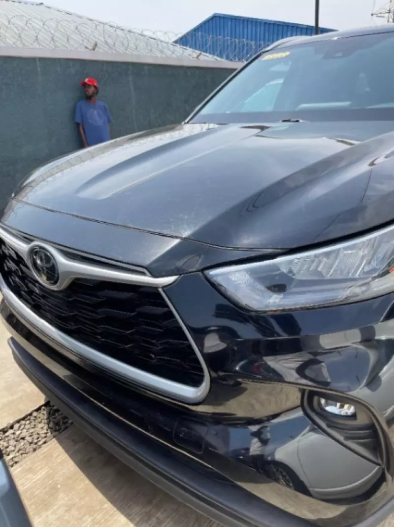 Toyota Highlander   - 2020