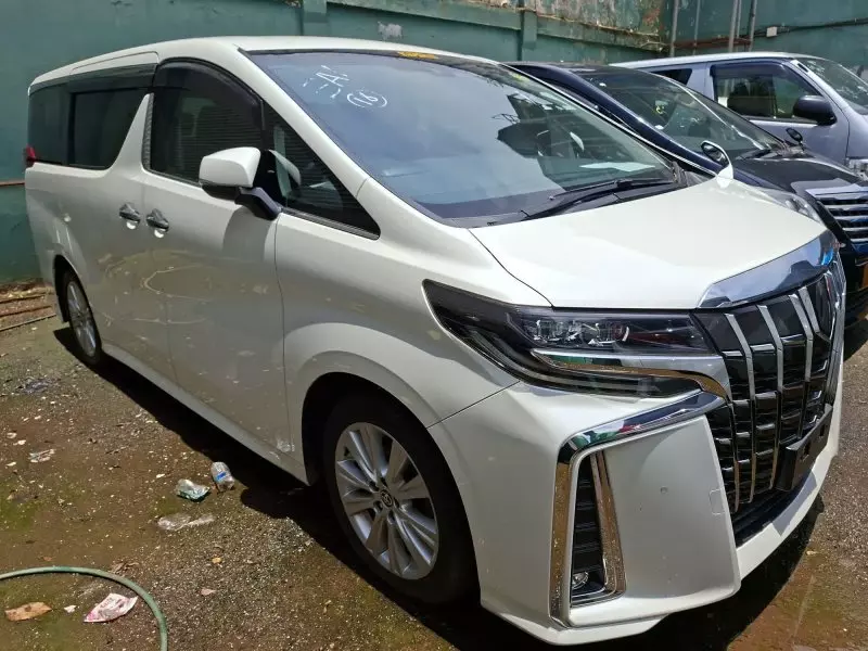 Toyota Alphard   - 2018