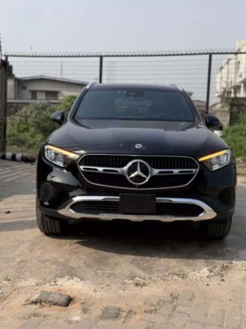 Mercedes-Benz GLC 300   - 2023