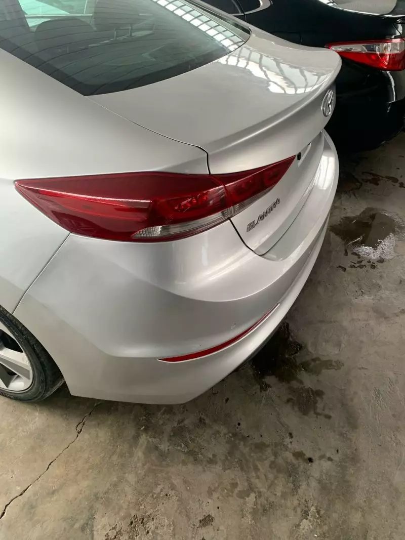 Hyundai Elantra   - 2018