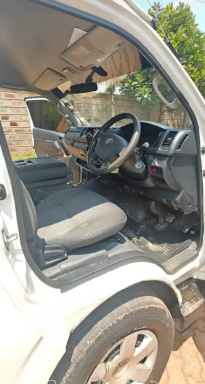 Toyota Hiace   - 2023