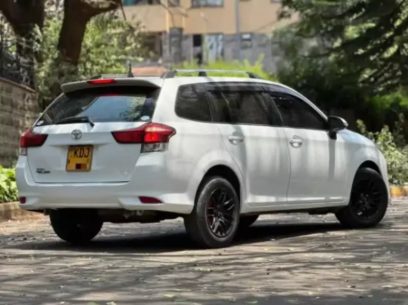 Toyota Fielder    -