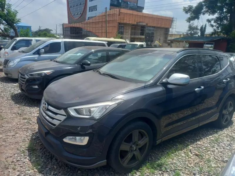 Hyundai Santa Fe   - 2014