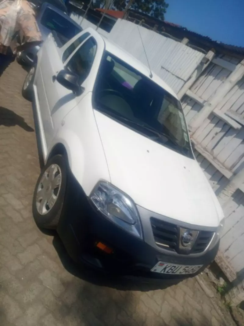 Nissan PickUp   - 2013