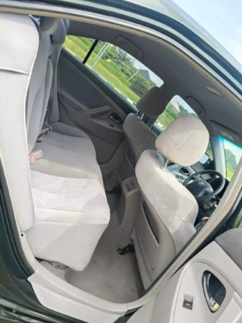 Toyota Camry   - 2011