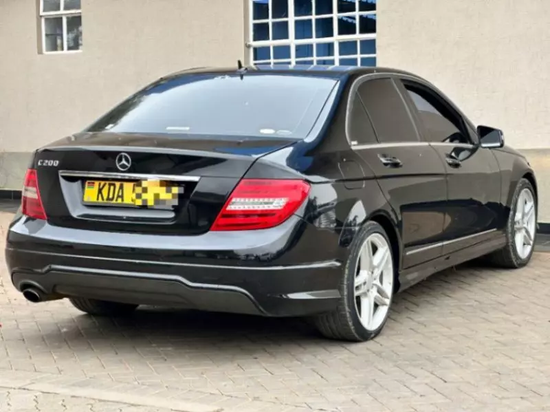 Mercedes-Benz C200   - 2013
