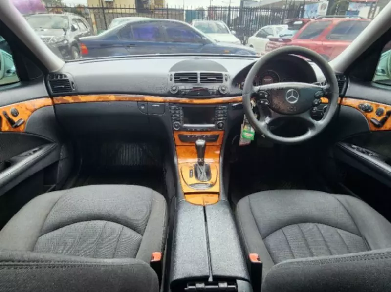 Mercedes-Benz E 300   - 2008