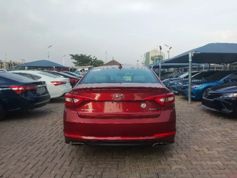 Hyundai Sonata   - 2016