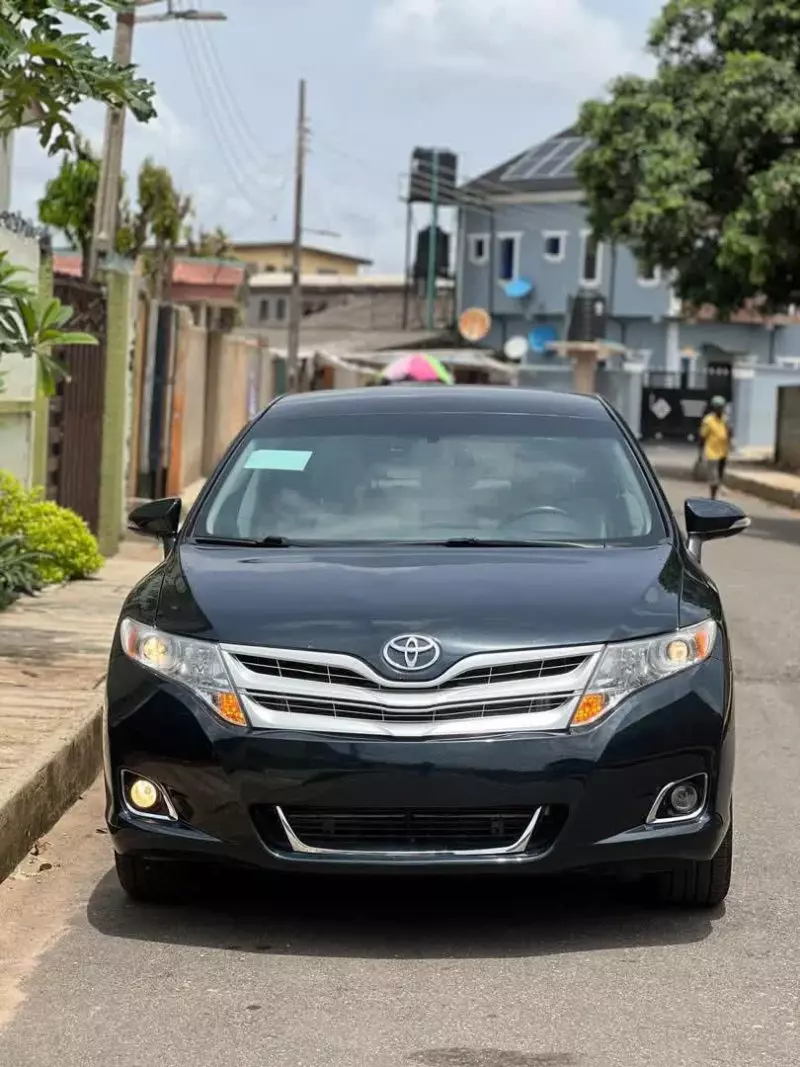 Toyota Venza   - 2013