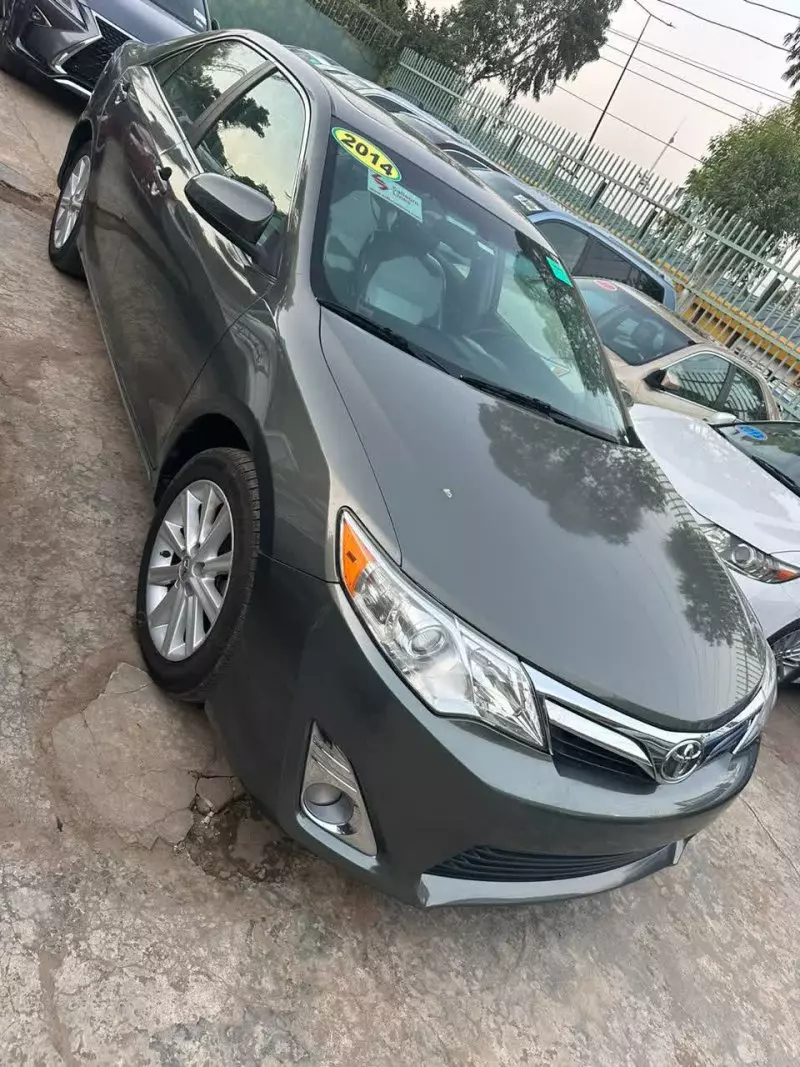 Toyota Camry   - 2014