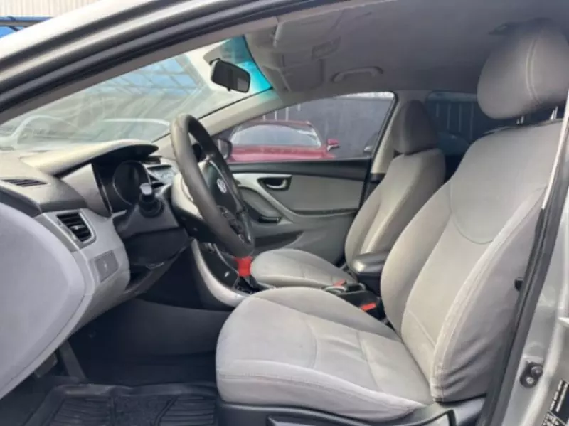 Hyundai Elantra - 2014