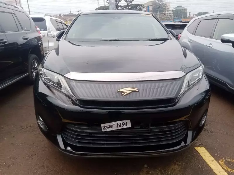 Toyota Harrier   - 2016