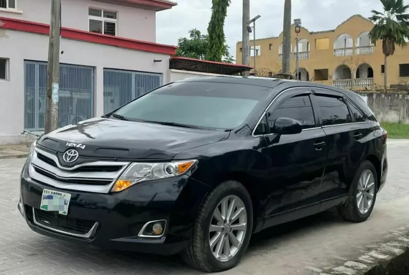 Toyota Venza   - 2011