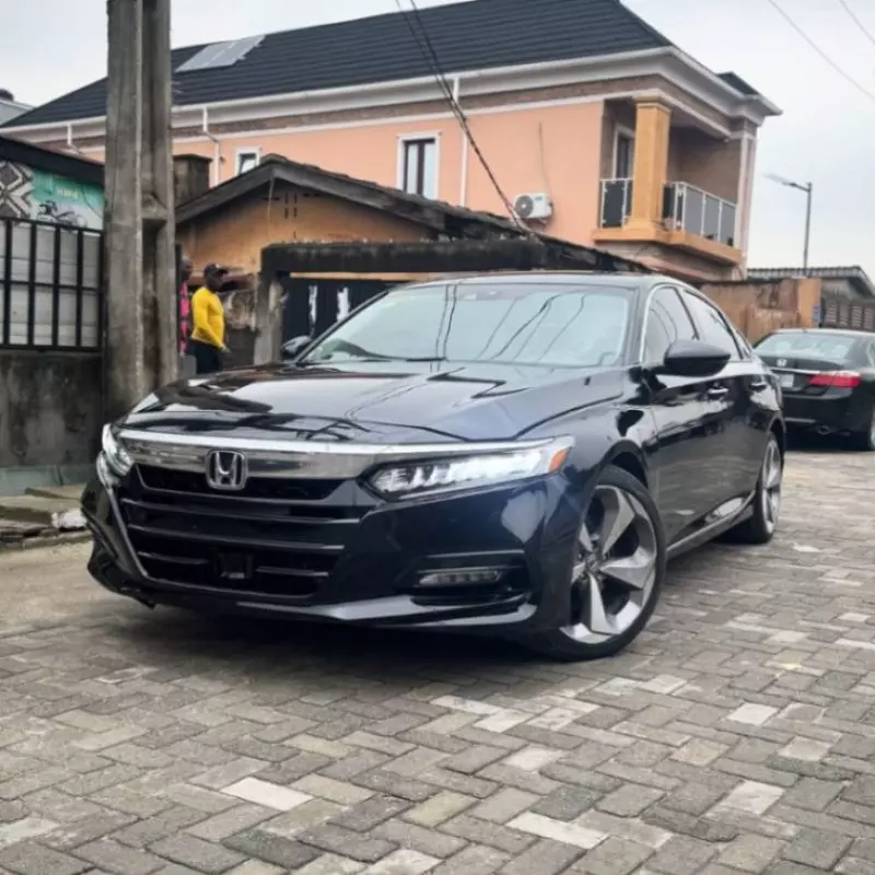 Honda Accord   - 2018