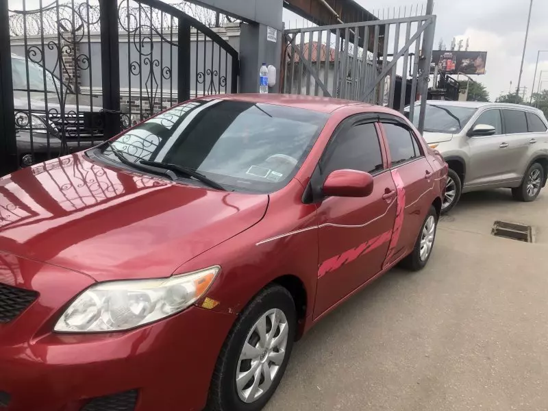 Toyota Corolla   - 2010
