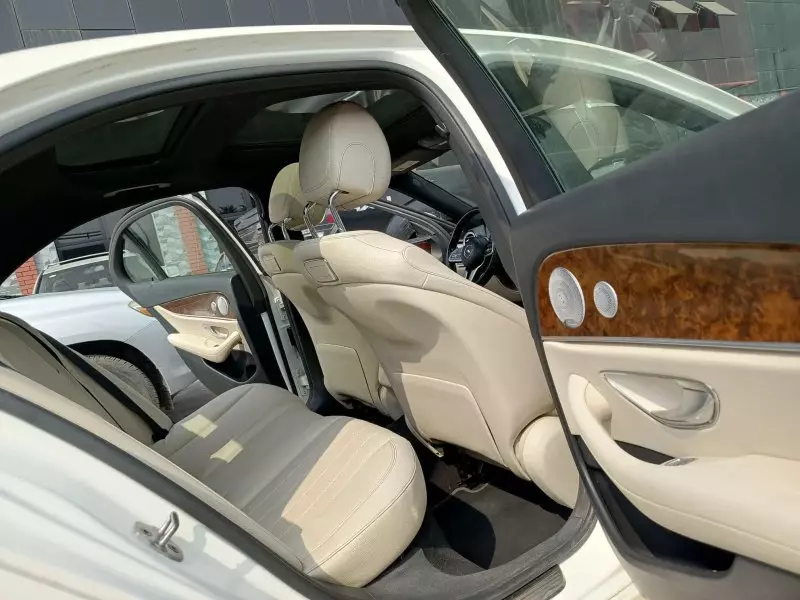 Mercedes-Benz E 300 - 2019