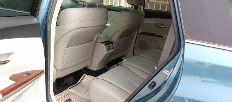 Toyota Venza   - 2012