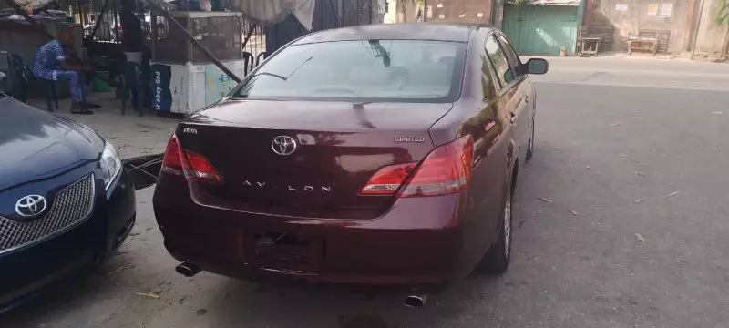 Toyota Avalon   - 2008