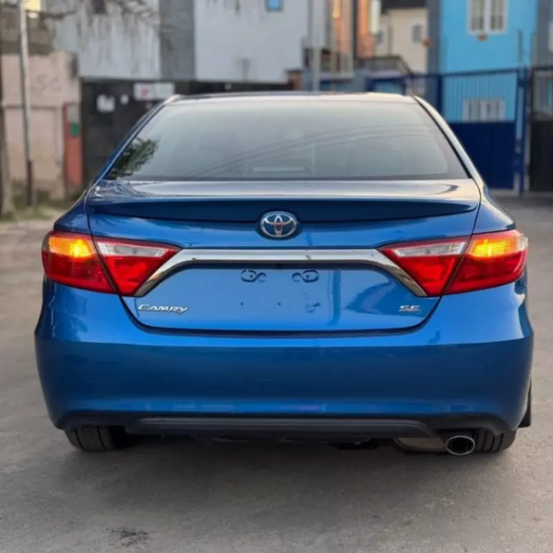Toyota Camry   - 2016