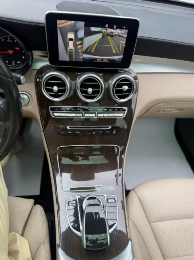 Mercedes-Benz GLC 300   - 2016