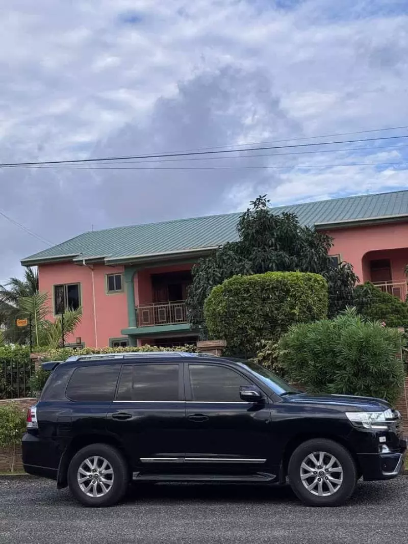Toyota Land Cruiser   - 2016