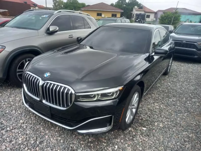 BMW 740   - 2020