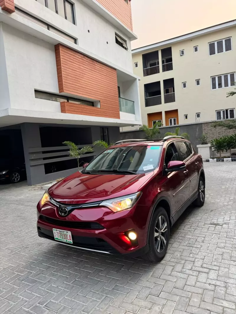 Toyota RAV 4   - 2018