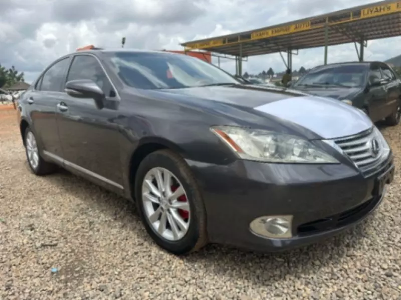 Lexus ES 350   - 2010