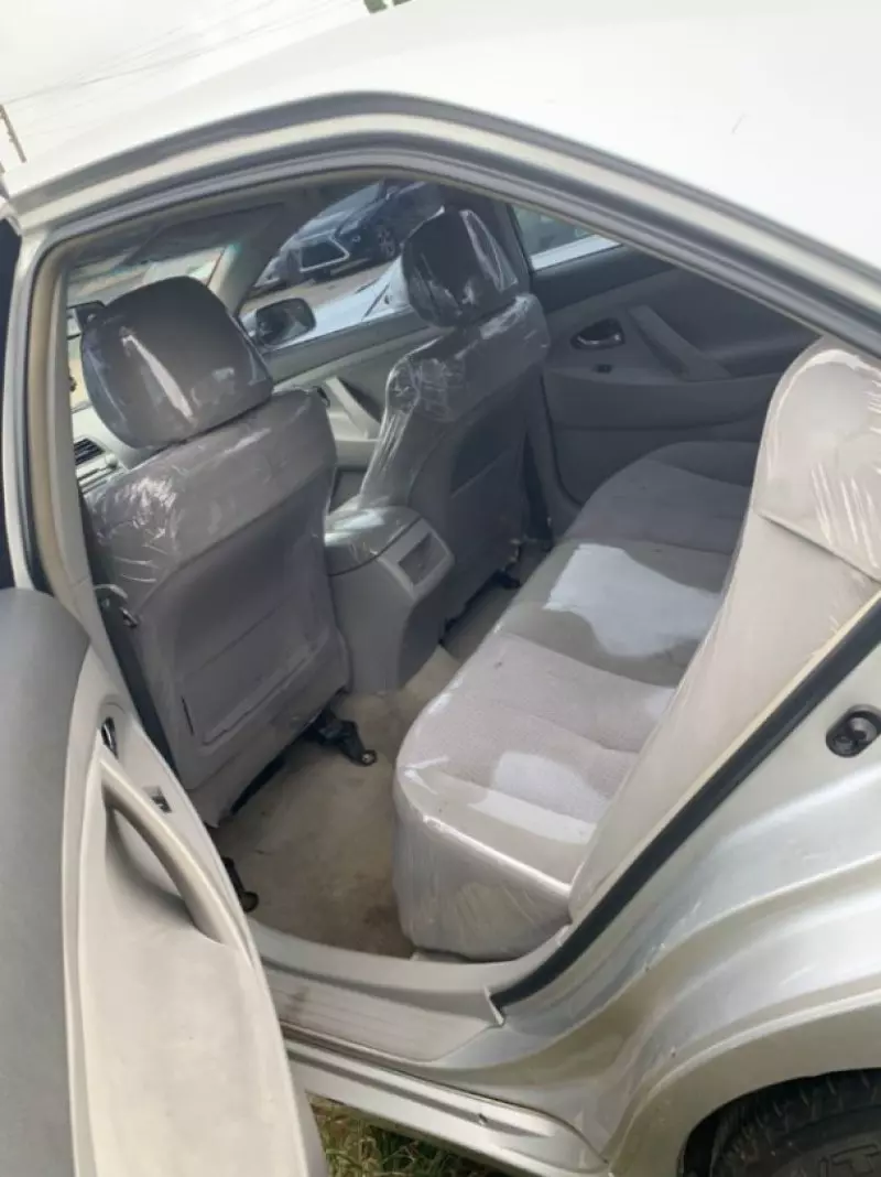 Toyota Camry   - 2010
