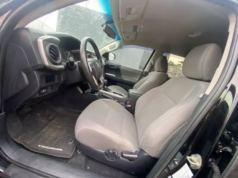 Toyota Tacoma   - 2017
