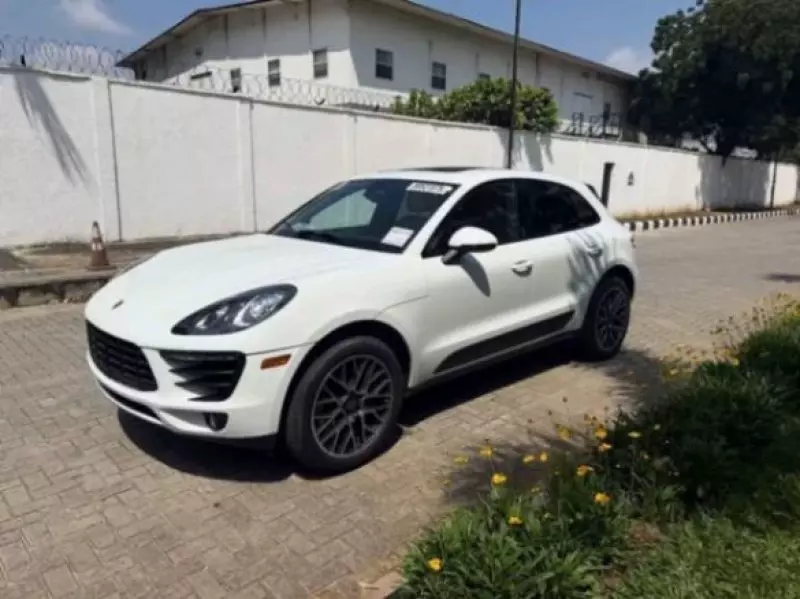 PORSCHE Macan   - 2018