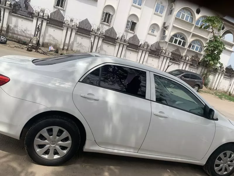 Toyota corolla   - 2009