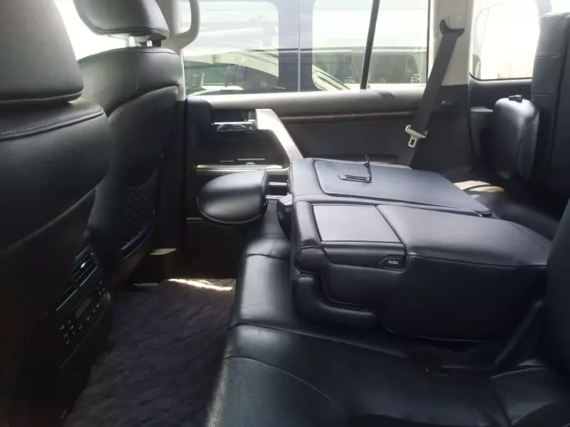 Toyota Landcruiser  V8   - 2014