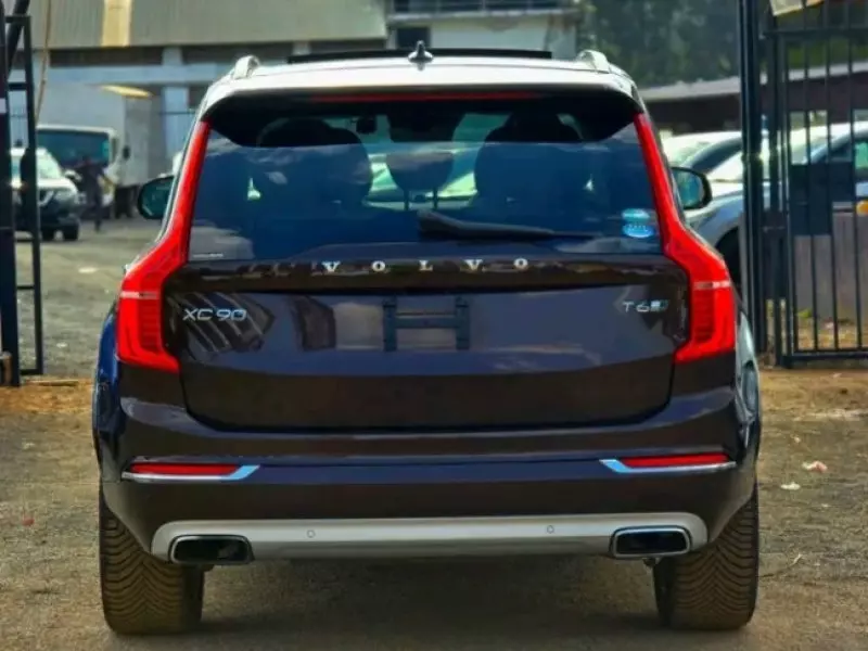 Volvo XC90   - 2018