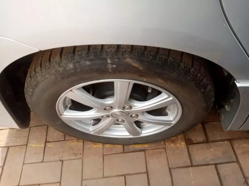 Toyota Noah   - 2012