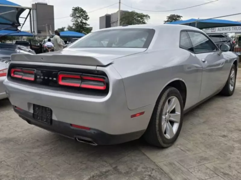 Dodge Challenger   - 2021