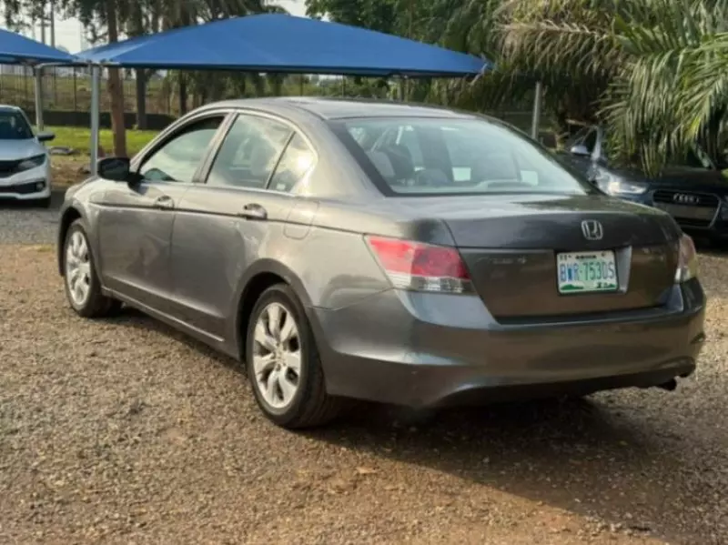 Honda Accord   - 2009