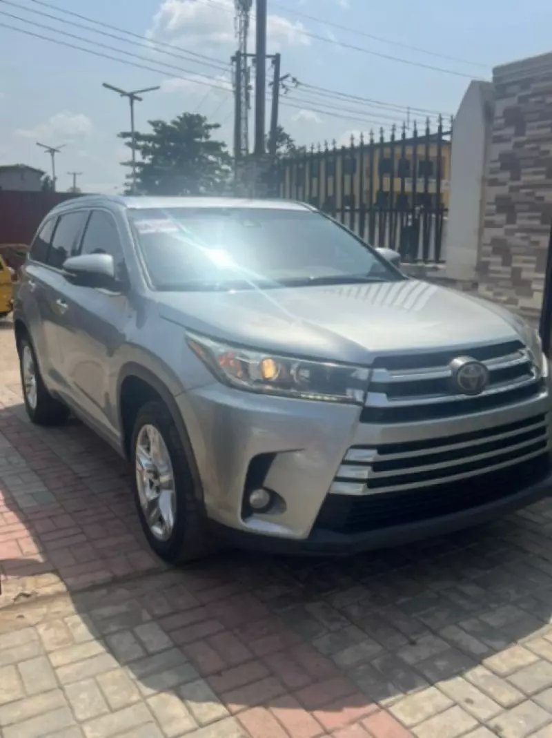 Toyota Highlander   - 2018